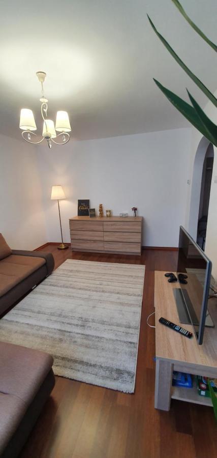 Apartament Chaplins 3 Camere Piatra Neamţ Exteriör bild
